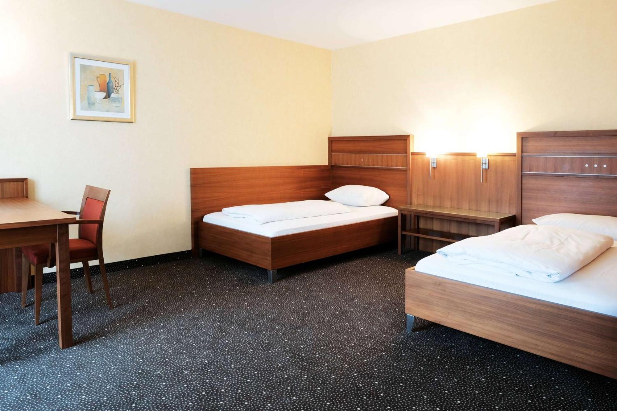 Landhotel Krummenweg Ratingen Exterior foto