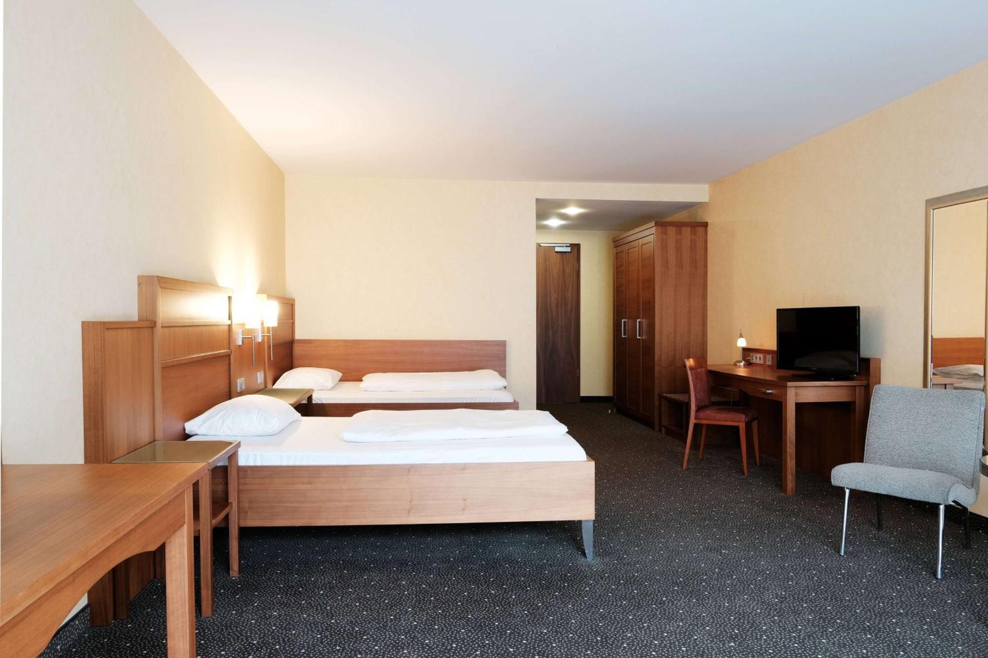 Landhotel Krummenweg Ratingen Exterior foto