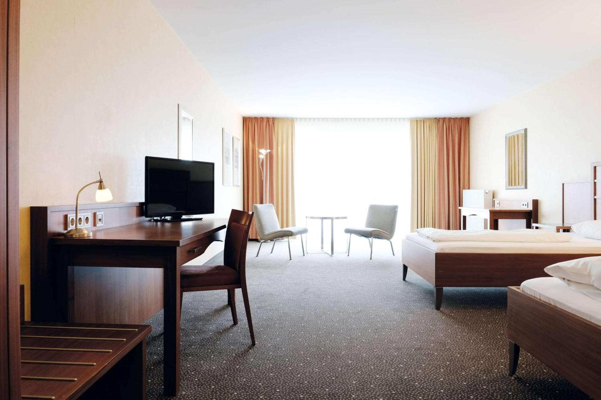 Landhotel Krummenweg Ratingen Exterior foto