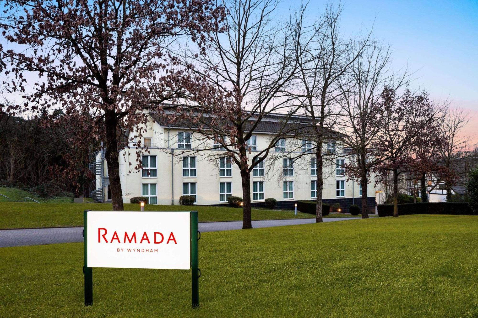Landhotel Krummenweg Ratingen Exterior foto